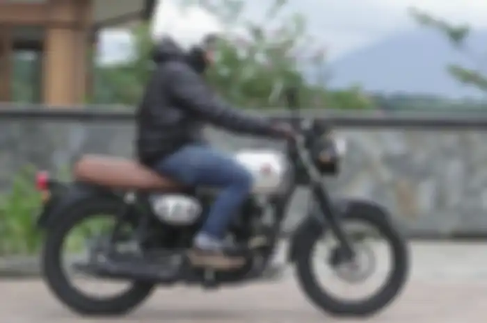 Test Ride Kawasaki W175