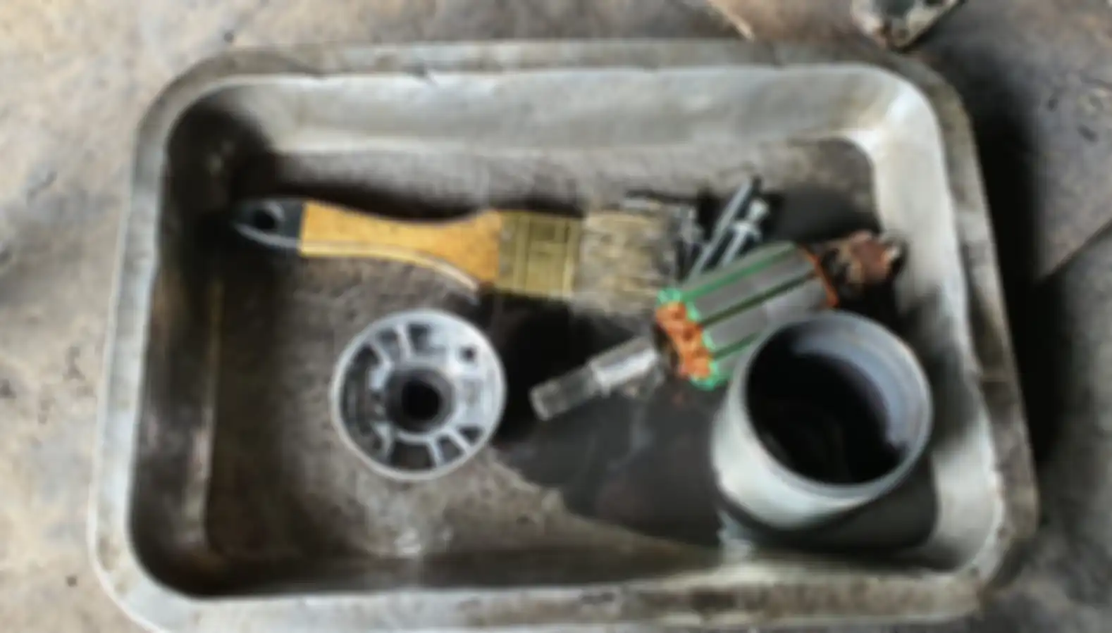 Membongkar dinamo starter motor