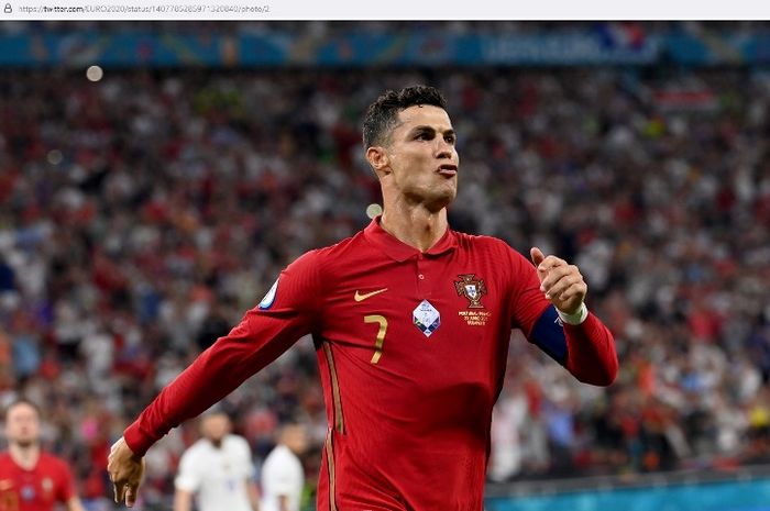 Megabintang timnas Portugal, Cristiano Ronaldo, dalam laga kontra Prancis pada penyisihan grup EURO 2020.