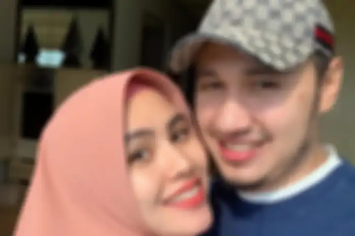 Kartika Putri dan Habib Usman