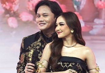 Siap Jadi Ibu, Cantiknya Mahalini Pakai Baju Lace Transparan saat Umumkan Kehamilan