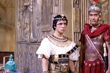 Kala Mesir Dipimpin Ptolemy XIII, Firaun Cilik Berumur 12 Tahun