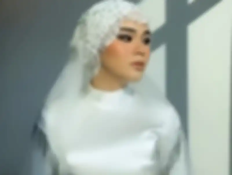Gaun Resepsi Sivia Azizah Seperti Putri Timur Tengah