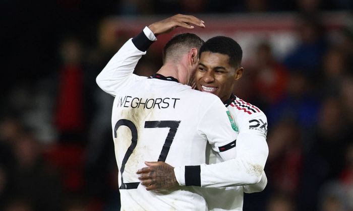 Wout Weghorst cetak gol debut di Manchester United dan lesakan brilian Marcus Rashford menangkan tim atas Nottingham Forest pada duel semifinal Piala Liga Inggris di City Ground (25/1/2023).