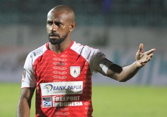 Rumor Transfer - Didepak Persipura, Boaz Solossa Masuk Radar 2 Klub