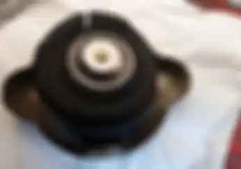 Bahaya! Karet Tutup Radiator Rusak, Overheat Mengancam