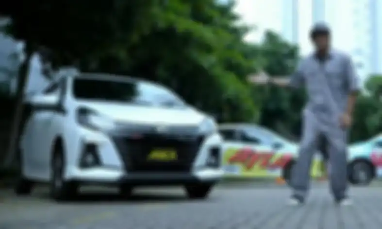 Andre Taulany saat mengulas Daihatsu New Ayla di IOOF 2020.