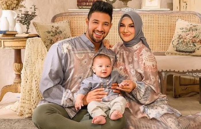 Irish Bella, Ammar Zoni, dan anaknya, Air Rumi Akbar 1453