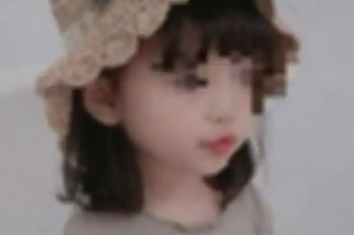 Niu Niu (3), model cilik viral yang disiksa ibunya di depan umum.