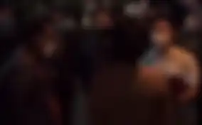 Nikita Mirzani saat menghadapi polisi yang akan menangkapnya