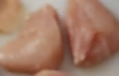 Pakar Sebut Ada Bahaya Mencuci Daging Ayam Sebelum Masak, Padahal Terlihat Aman dan Sering Dilakukan