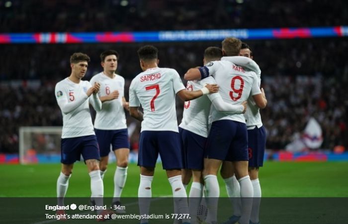 Para pemain timnas Inggris merayakan gol ketiga Harry Kane dalam pertandingan melawan Montenegro pada Kualifikasi Euro 2020 di Stadion Wembley, Kamis (14/11/2019) atau Jumat dini hari WIB.