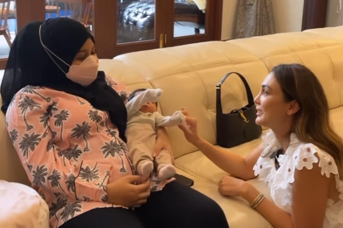 Luna Maya jenguk Ameena Hanna Nur Atta.