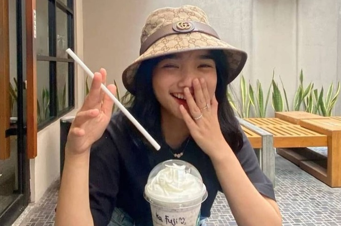 Adik Bibi Ardiansyah, Fuji