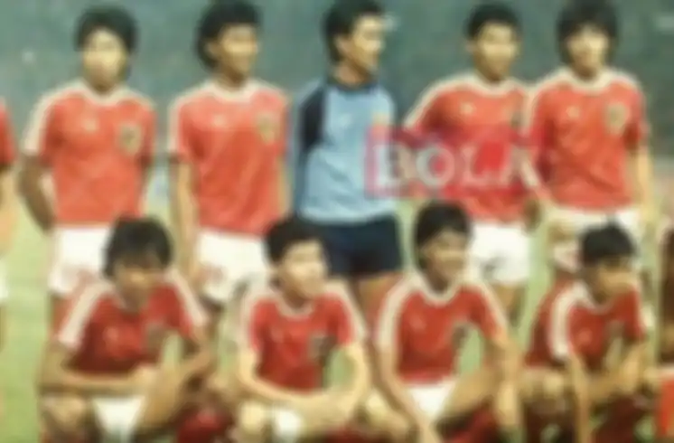 Ricky Yacobi (berdiri, paling kanan) saat tergabung dalam timnas Indonesia yang berlaga di SEA Games XIV di Jakarta pada September 1987