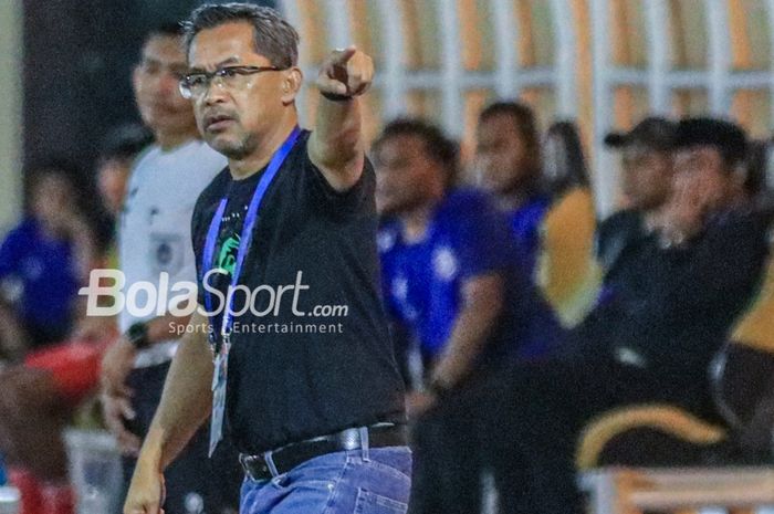 Pelatih Persebaya Surabaya, Aji Santoso.