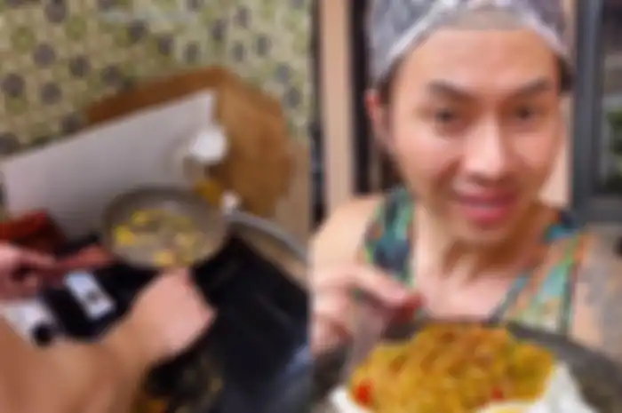 Resep mi goreng seblak coet yang viral di TikTok karena Rafael Tan