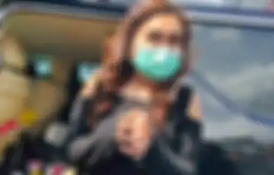 Keluarga Ayu Ting Ting Kompak Gunakan Hak Pilihnya di Pilkada, Ayah Rozak Bakal Marah Jika Ada yang Golput