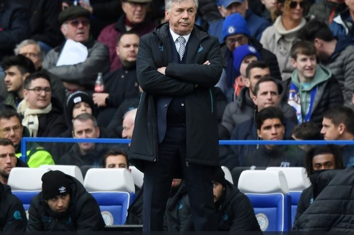 Ekspresi kecewa dari Carlo Ancelotti ketika timnya, Everton, digilas oleh Chelsea 0-4 dalam lanjutan pertandingan Liga Inggris pekan ke-29, Minggu (8/3/2020).