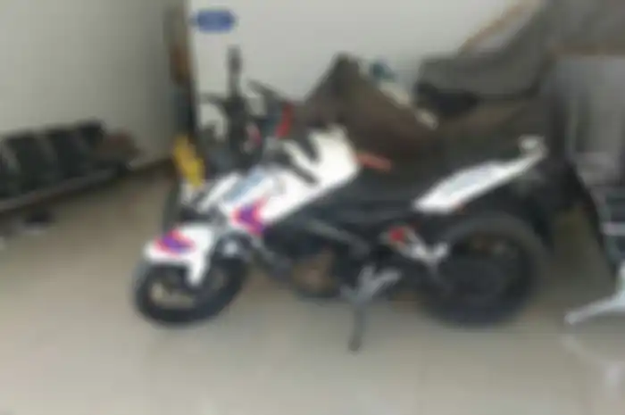 Kawasaki Bajaj Pulsar 200 NS, motor yang digunakan untuk ujian SIM di Bandung
