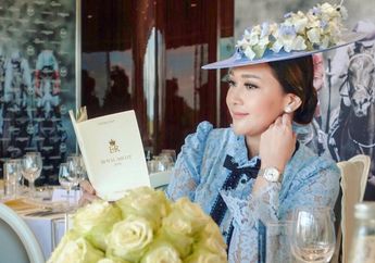 Liburan ke London Bersama Anak, Maia Estianty Tampil Cantik Tenteng Tas dengan Harga Selangit