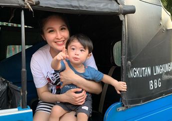 Hidupnya Bergelimang Harta bak Pangeran Muda, Sandra Dewi Rela Bayar Pengasuh Sebanyak ini Hanya untuk Suapi Raphael Moeis