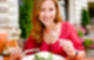 Deretan Makanan Ini Bisa Bikin Wajah Kita Mulus dan Awer Muda!