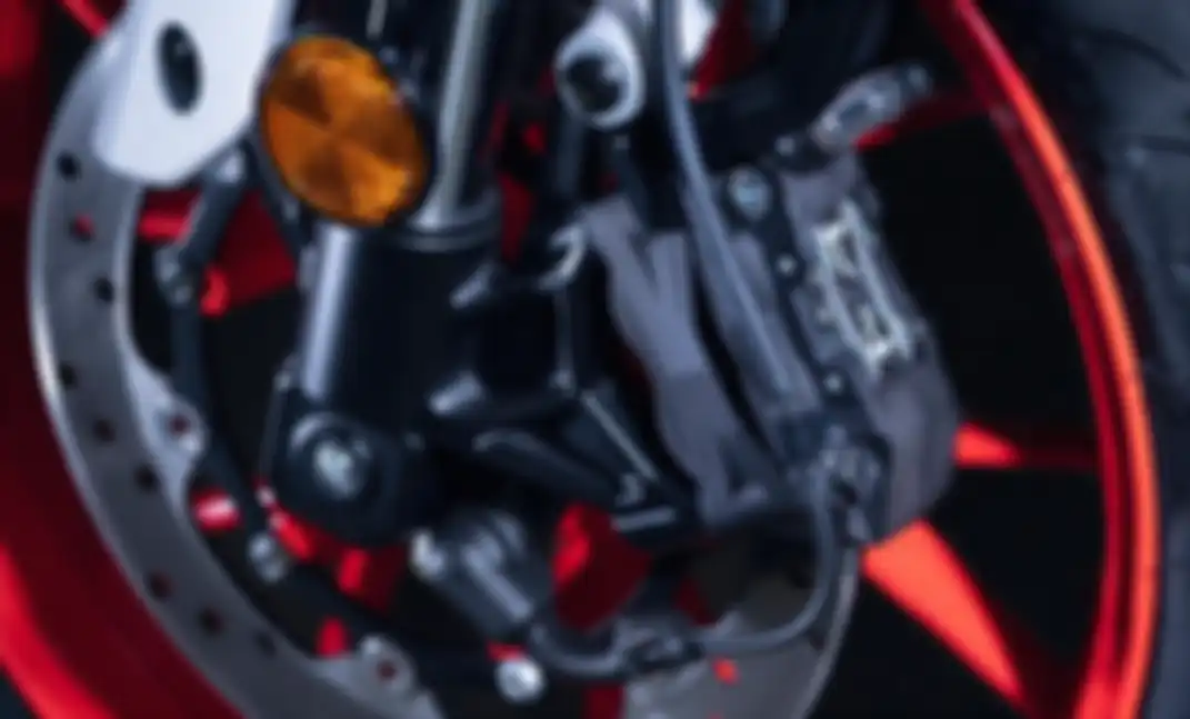 Yamaha MT-125 dibekali kaliper radial dan ABS.