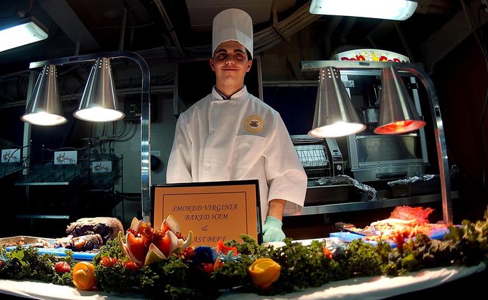 Inilah sepuluh ide lomba 17 Agustus untuk ibu-ibu yang dijamin seru dan lucu. Cocok dilakukan saat perayaan HUT ke-80 RI