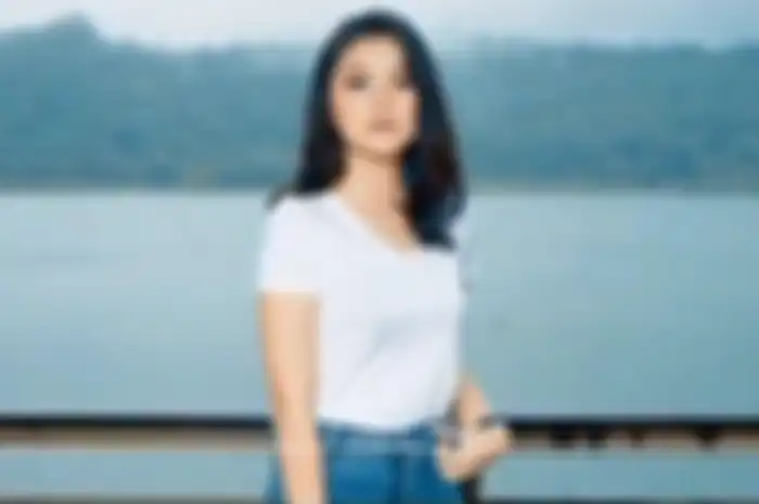 Dilabrak Istri Sah Gegara Jadi Wanita Simpanan Anggota DPRD Sejak Umur 16 Tahun, Terbongkar Penampakan Rumah Mewah Model Angel Sepang.