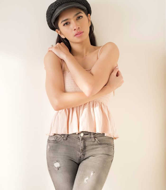 Tampilan seksi Angel Karamoy 