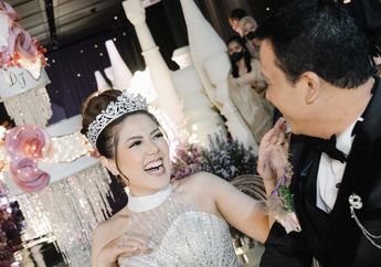 2023 Jadi Natal Pertama Tina Toon Sebagai Istri Pengusaha, Ini Persiapannya!