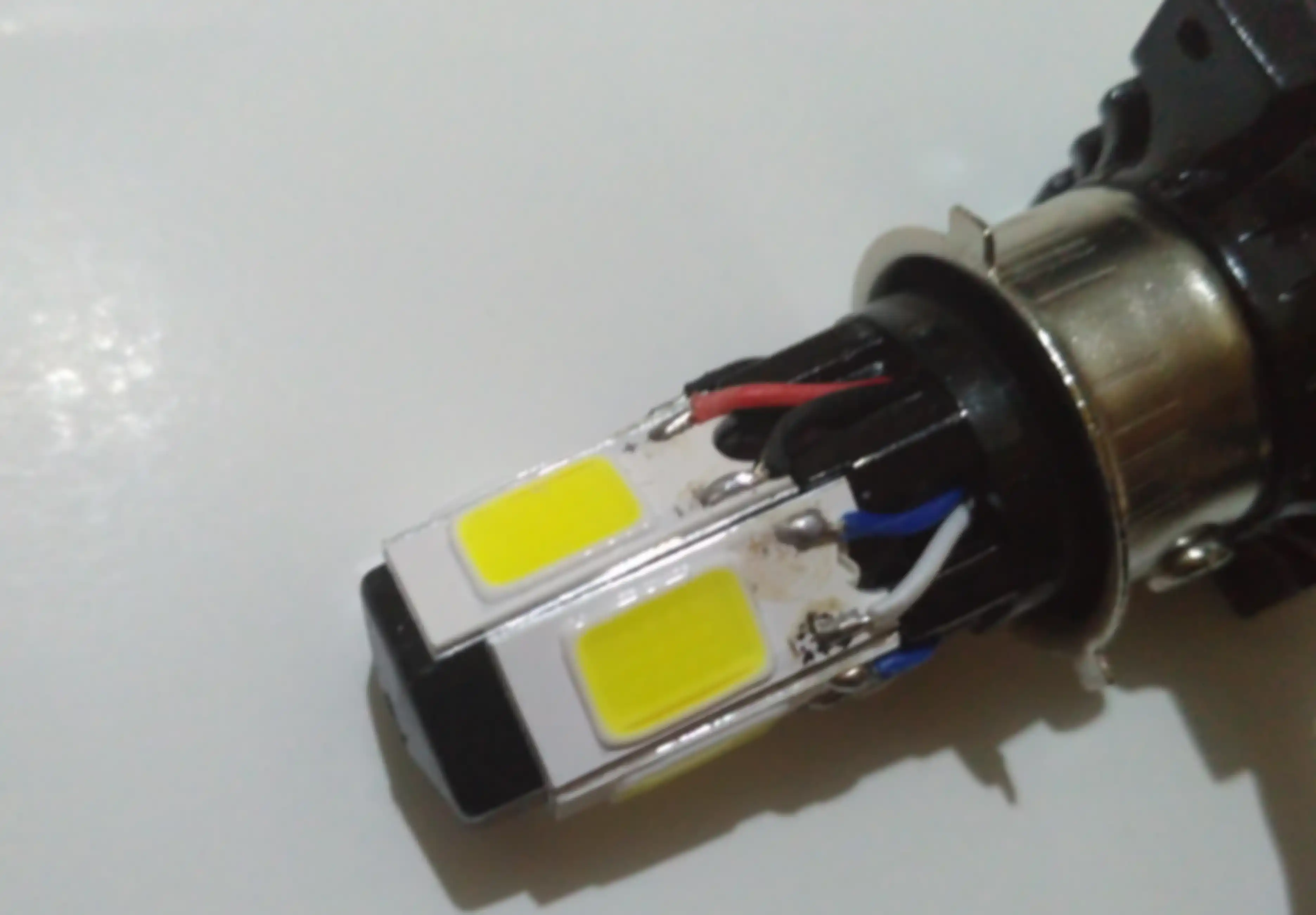 salah satu jenis lampu LED