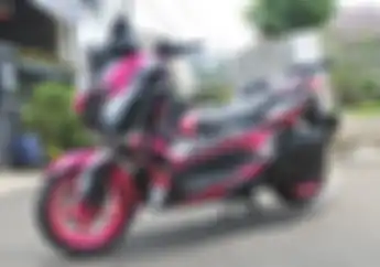 Begini Jadinya Kalau Lady Biker Modif Motor, Yamaha XMAX Berkelir Pink Terlihat Manis Namun Tetap Sangar