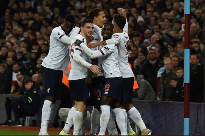 Selebrasi para pemain Liverpool saat menang 2-1 atas Aston Villa di Villa Park, Sabtu (2/11/2019).