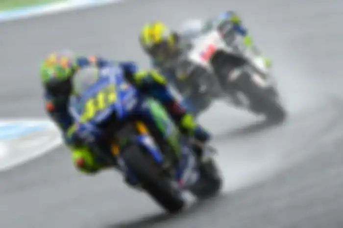 Valentino Rossi berhasil perbaiki posisi di lintasan basah