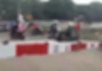 Video Palang Pintu Kereta Sudah Ditutup Tapi Banyak Yang Nerobos, Bukti Kesadaran Pemotor Masih Rendah