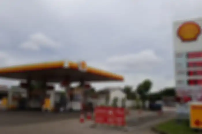 Pom bensin Shell.