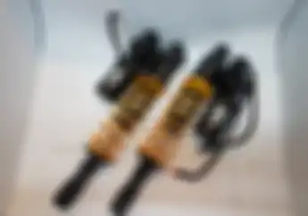 Dibanderol Rp 19 Juta, Ternyata Sokbreker Elektrik Shark Factory X2E Untuk Motor Matic Ini Bisa Custom Warna
