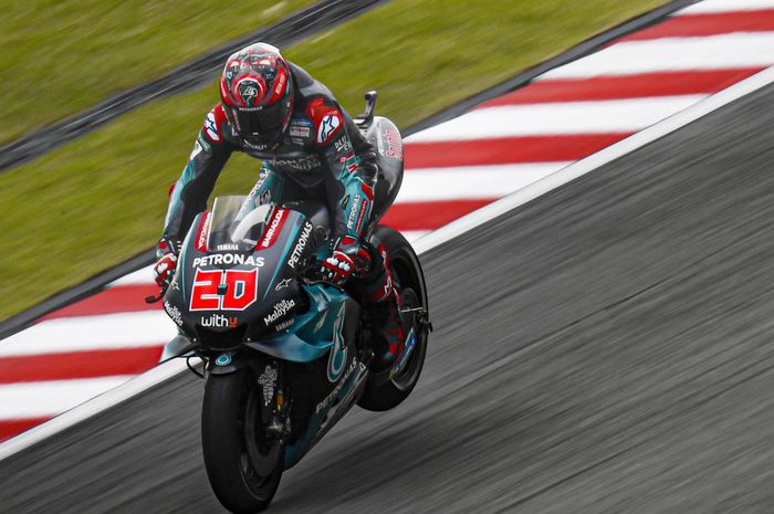 Pembalap Petronas Yamaha SRT, Fabio Quartararo, saat menjalani hari pertama seri balap MotoGP Malaysia di Sirkuit Sepang, Jumat (1/11/2019).