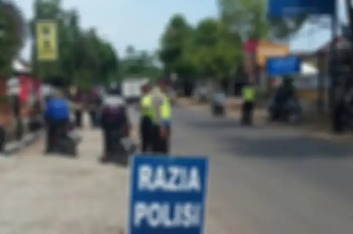 Razia gabungan dimulai hari ini, pelat nomer sering lepas? Ini cara pasang yang aman.