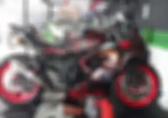Awas! Salah Teknik Mencuci dan Parkir Bisa Bikin Umur Decal di Motor Pendek