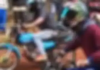 Busyeh.., Masa Drag Bike Sirkuitnya Tanah Merah? Simak Videonya..