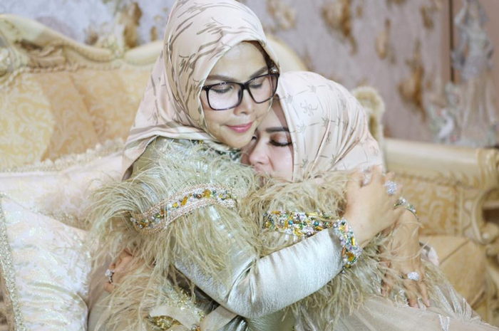 Ibu Syahrini 
