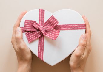 Rayakan Hari Kasih Sayang Bareng Ibu Tercinta, Ini 12 Ide Hadiah Valentine untuk Mama