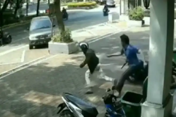 Doorr...Maling Motor Terkapar Ditembak Polisi Setelah Kejar-kejaran, Awalnya Incar Transaksi Narkoba