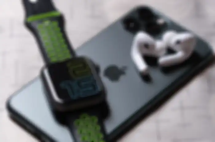 iPhone 11 Pro, Apple Watch dan AirPods Pro