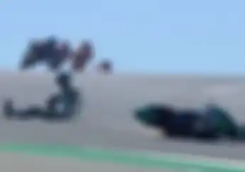 Ngeri, Video Pembalap Moto2 Remy Gardner Terjungkal Diombang-ambing Motor, Sampai Keluar Api