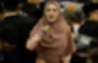 Mulan Jameela Pamer Foto Jadul, Warganet Justru Temukan Kejanggalan Hingga Minta Istri Ahmad Dhani Klarifikasi, Netizen: Emang Ketahuan Sering Bohong!