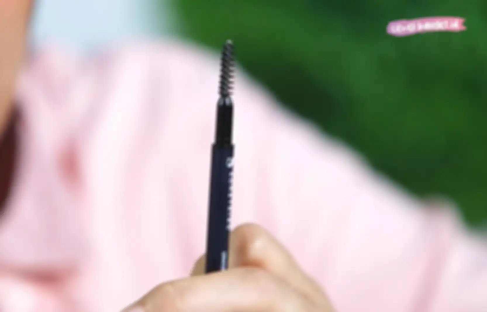 Review omethinc Brow Wiz Retractable Eyebrow